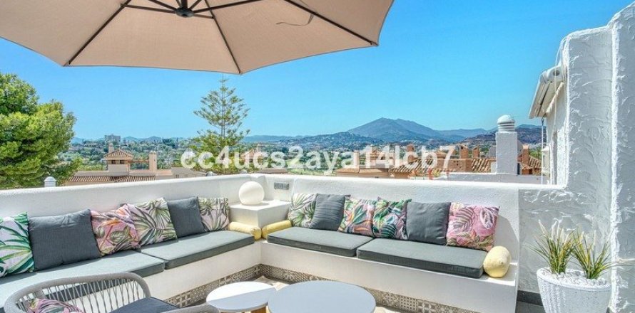 3 bedrooms Townhouse in Nueva Andalucia, Spain No. 92361