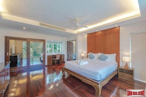 4 bedrooms Villa in Patong, Thailand No. 96330 18