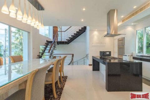4 bedrooms Villa in Patong, Thailand No. 96330 12