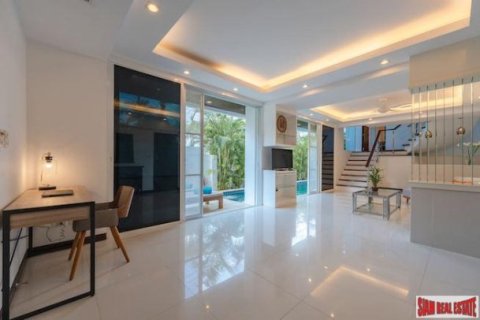 4 bedrooms Villa in Patong, Thailand No. 96330 2