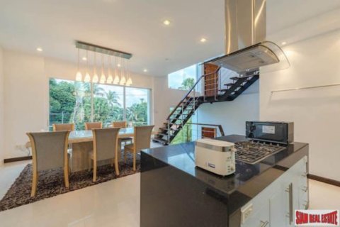 4 bedrooms Villa in Patong, Thailand No. 96330 10