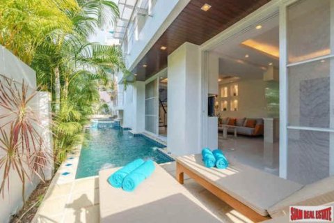 4 bedrooms Villa in Patong, Thailand No. 96330 27