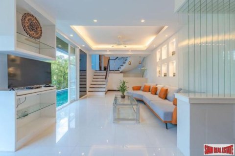 4 bedrooms Villa in Patong, Thailand No. 96330 4