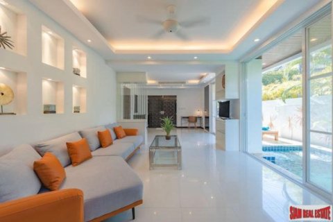 4 bedrooms Villa in Patong, Thailand No. 96330 6