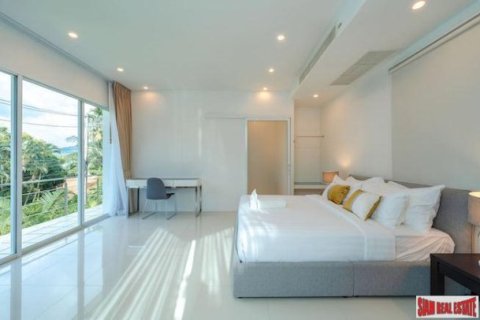 4 bedrooms Villa in Patong, Thailand No. 96330 28