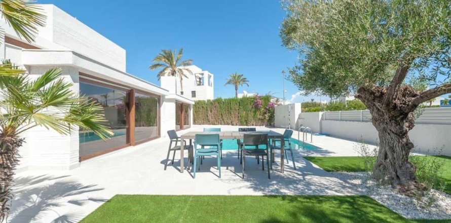 3 bedrooms Villa in Thieu Duy, Vietnam No. 111825