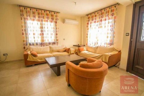 4 bedrooms Villa in Paralimni, Cyprus No. 28765 8