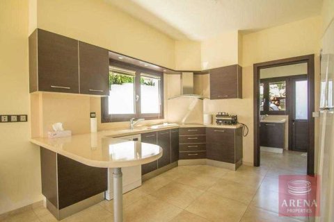 4 bedrooms Villa in Paralimni, Cyprus No. 28765 7