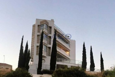 4 bedrooms Penthouse in Germasogeia, Cyprus No. 63617 2