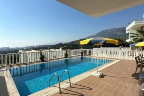 4 rooms Villa à Kargicak, Turkey No. 22121