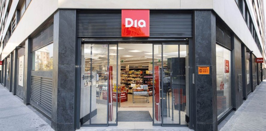 693m² Commercial property in Barcelona, Spain No. 110844