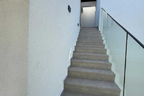 3 dormitorios Penthouse en Limassol, Cyprus No. 81418 2