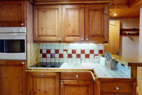 2 bedrooms Apartment in Les Allues, France No. 100165 5