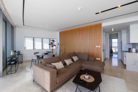 3 bedrooms Apartment in Limassol, Cyprus No. 35010 4