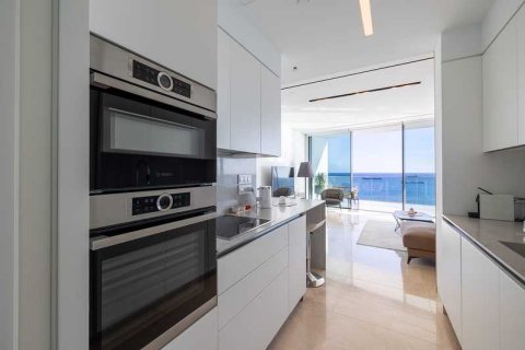 3 bedrooms Apartment in Limassol, Cyprus No. 35010 14