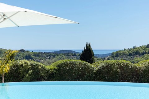 7 bedrooms Villa in Grasse, France No. 100258 3