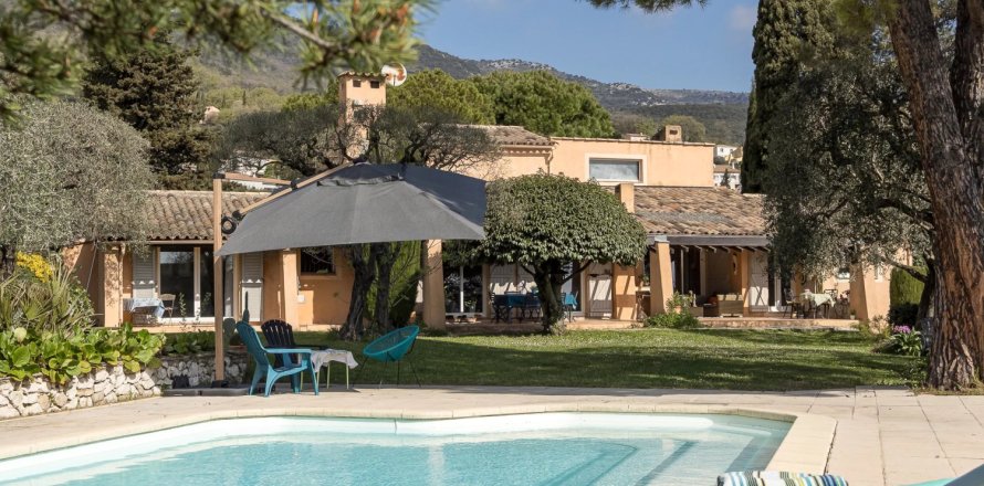 Вилла с 5 спальнями в Гатьер, Франция №99758