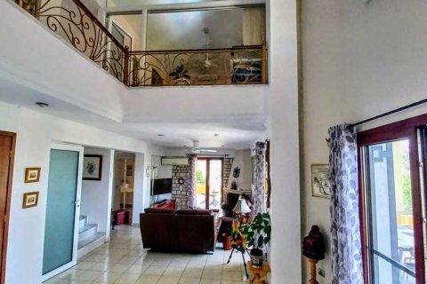 Дом с 4 спальнями в Янина, Греция №58014 16