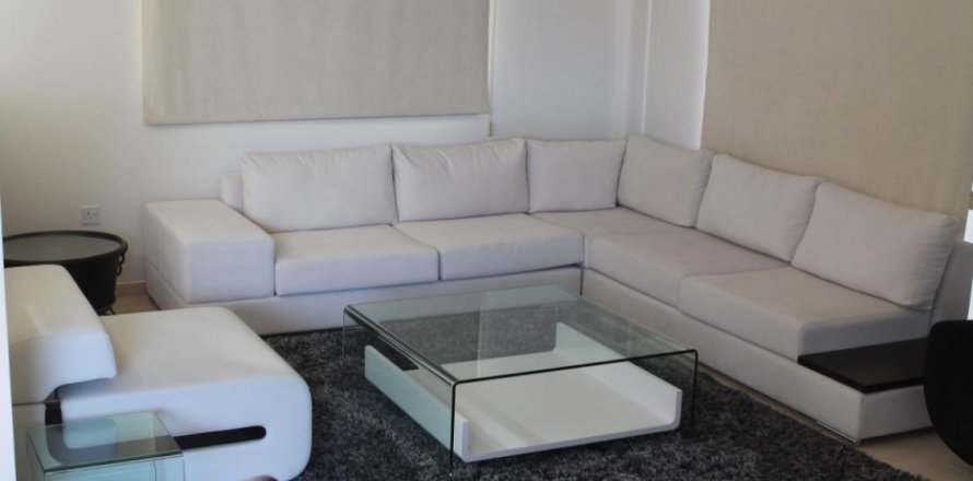 Вилла с 3 спальнями в Лимассол, Кипр №105906