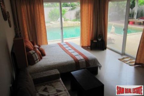 4 bedrooms Villa in Pattaya, Thailand No. 96487 2