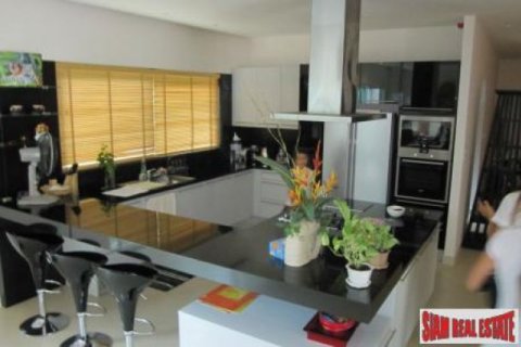 4 bedrooms Villa in Pattaya, Thailand No. 96487 6
