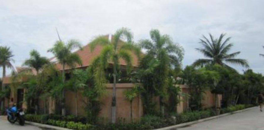 4 bedrooms Villa in Pattaya, Thailand No. 96487