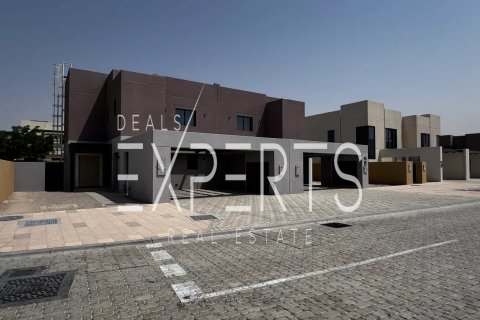 Таунхаус с 2 спальнями в Ghantoot, ОАЭ №112618