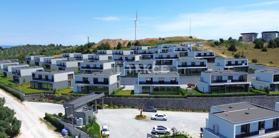 4 bedrooms Villa in Mudanya, Turkey No. 91195