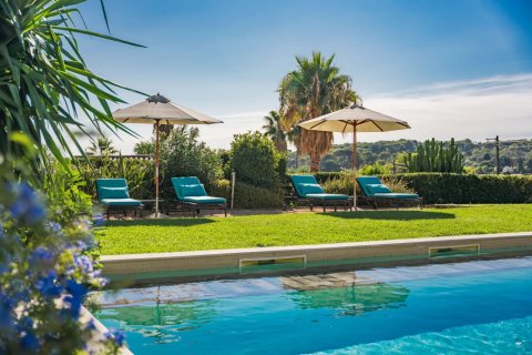 5 bedrooms Villa in Antibes, France No. 69148 8