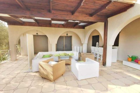 Вилла с 3 спальнями в Агиос Тихонас, Кипр №30183 7