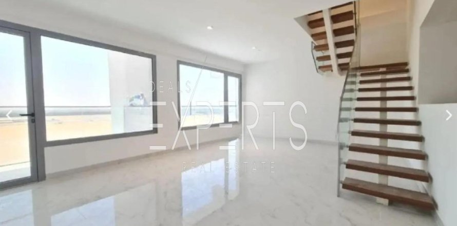 3 dormitorios Apartment en Oasis Residences, UAE No. 129716