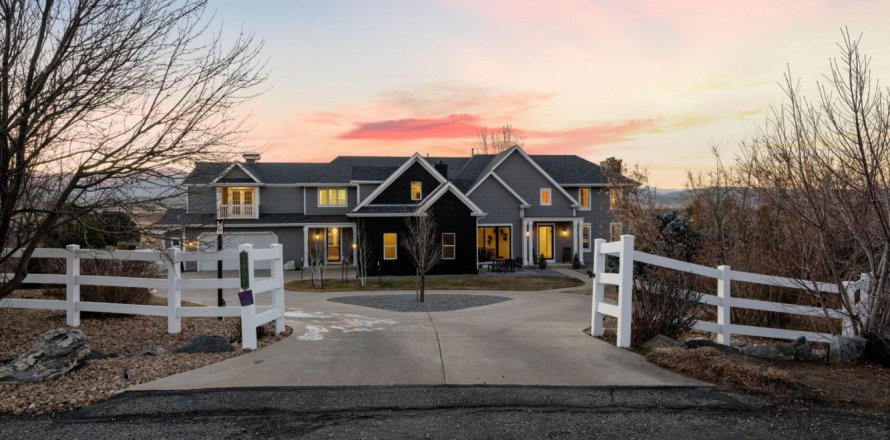 4 bedrooms House in Longmont, USA No. 76731