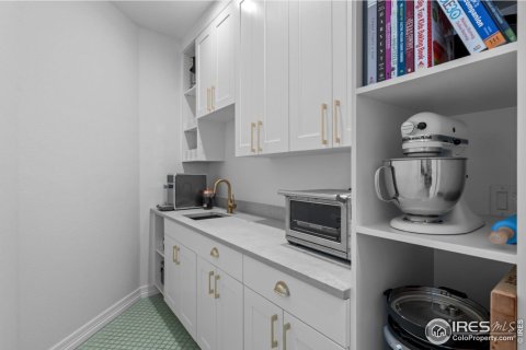 4 bedrooms House in Longmont, USA No. 76731 11