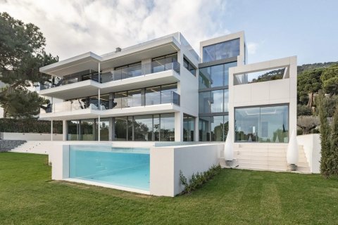 Вилла с 6 спальнями в Барселона, Испания №110708