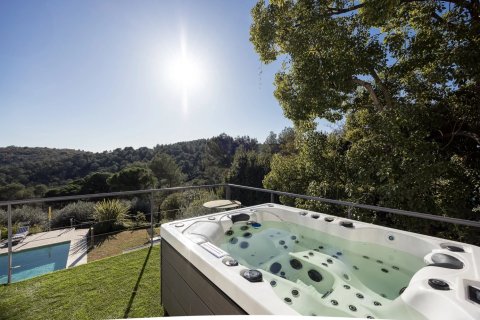 6 bedrooms Villa in Valbonne, France No. 73910 11