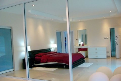 4 bedrooms Villa in Pattaya, Thailand No. 96648 12