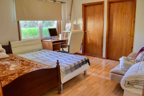 4 bedrooms Bungalow in Agioi Trimithias, Cyprus No. 36850 16