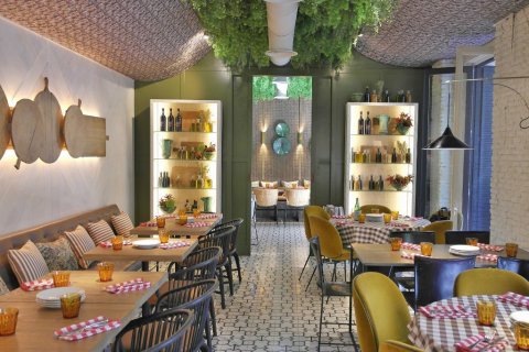 200m² Commercial property in Eixample, Spain No. 110779