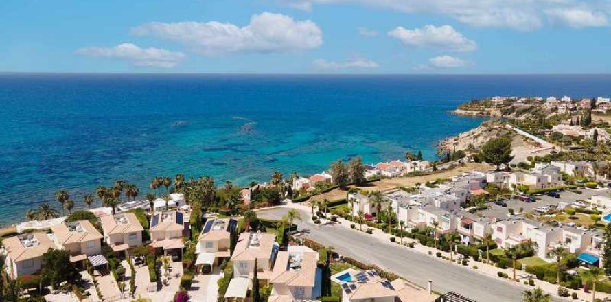 3 bedrooms House in Pegeia, Cyprus No. 31775