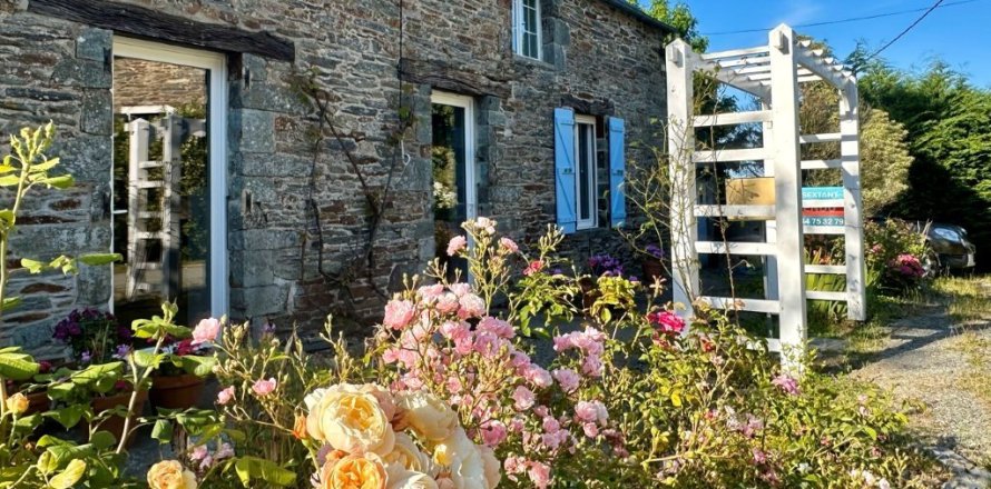 6 dormitorios House en Sixt-sur-Aff, France No. 75949