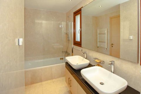 3 bedrooms House in Paphos, Cyprus No. 100564 3