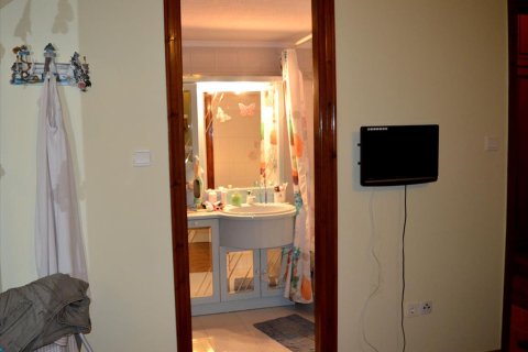 Дом с 6 спальнями в Лутракион, Греция №59610 26