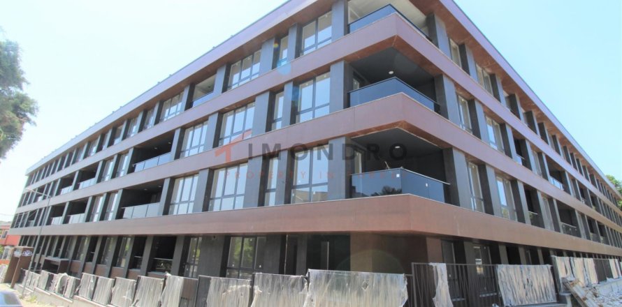 4 bedrooms Apartment in Eyup, Turkey No. 16813