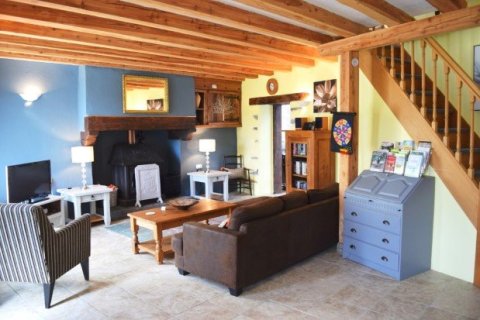 5 bedrooms House in Chateauneuf-du-Faou, France No. 69432 7