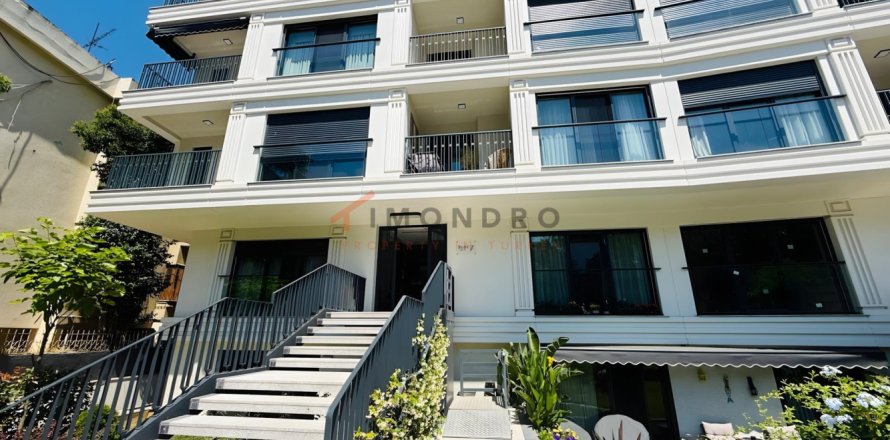 3 bedrooms Apartment in Kadikoy, Turkey No. 127760