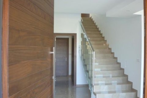 3 bedrooms Villa in Limassol, Cyprus No. 105751 3