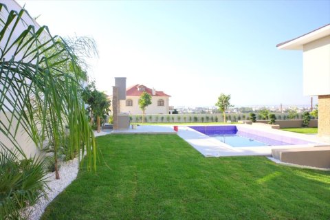 3 bedrooms Villa in Limassol, Cyprus No. 105751 5