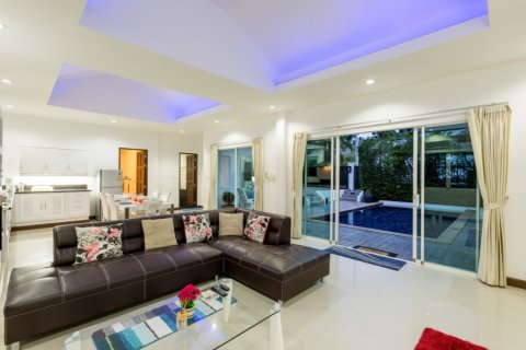 4 bedrooms Villa in Chalong, Thailand No. 97182 4