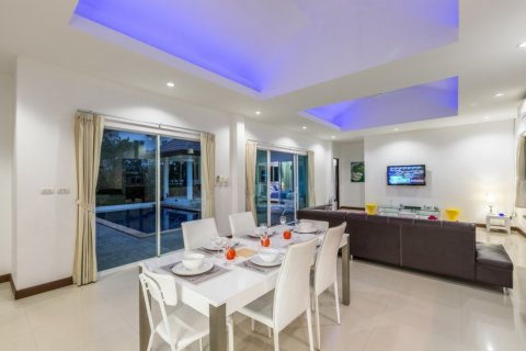 4 bedrooms Villa in Chalong, Thailand No. 97182 9