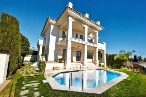 5 bedrooms House in Malaga, Spain No. 26499